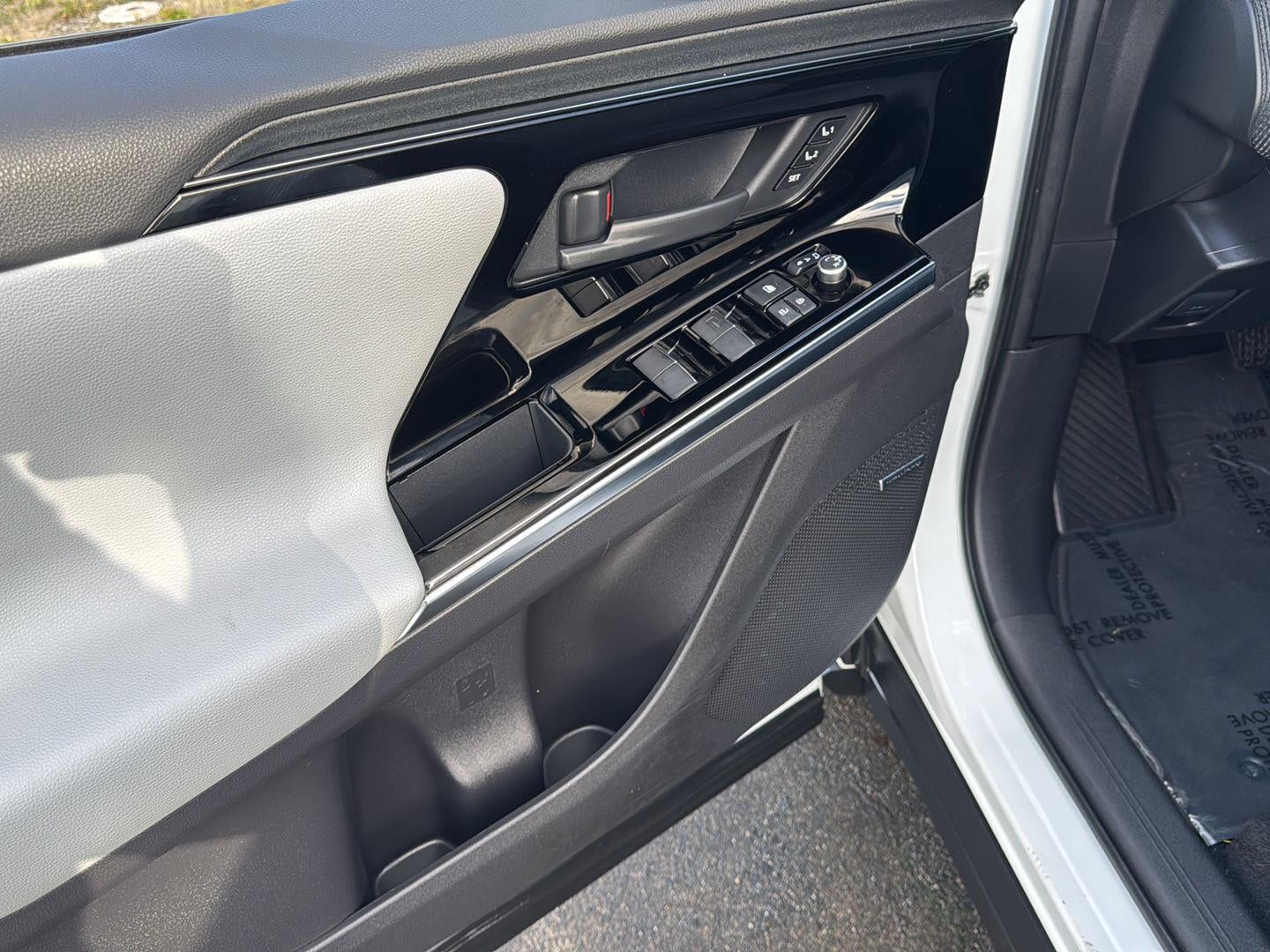 2023 Subaru Solterra Touring