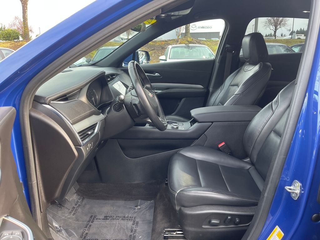 2022 Cadillac XT4 Premium Luxury