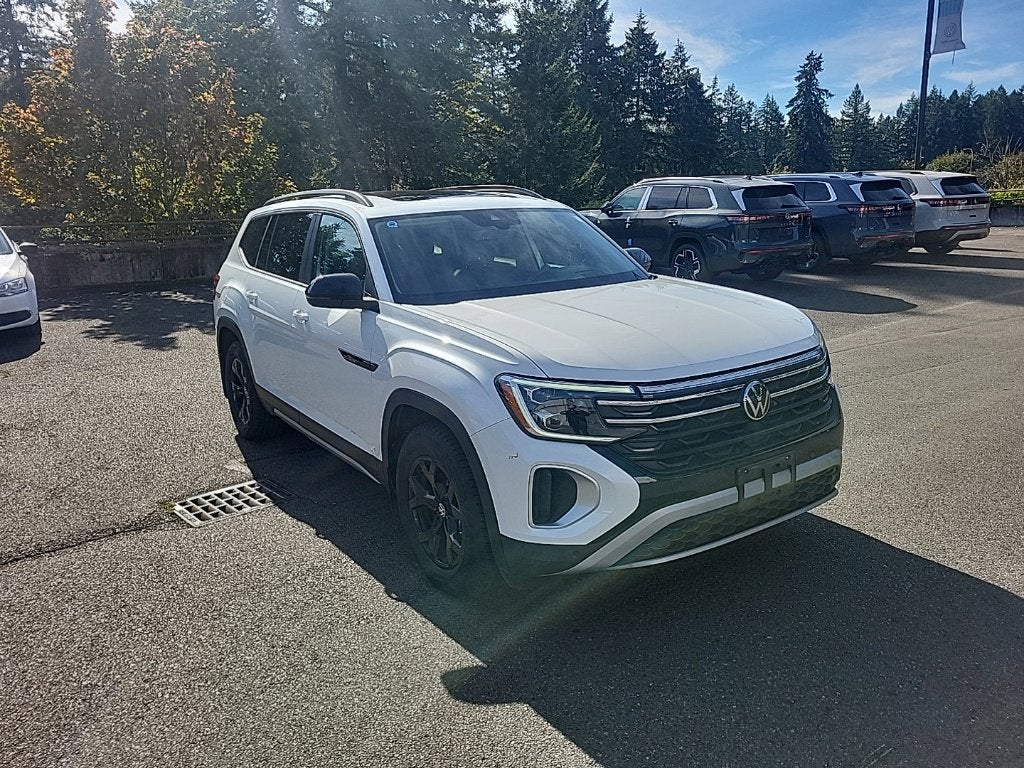 2024 Volkswagen Atlas 2.0T Peak Edition SEL