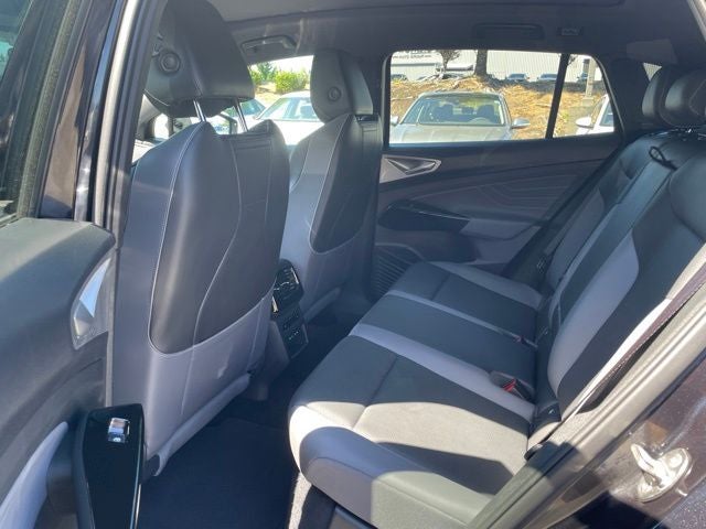 2023 Volkswagen ID.4 Pro S Plus
