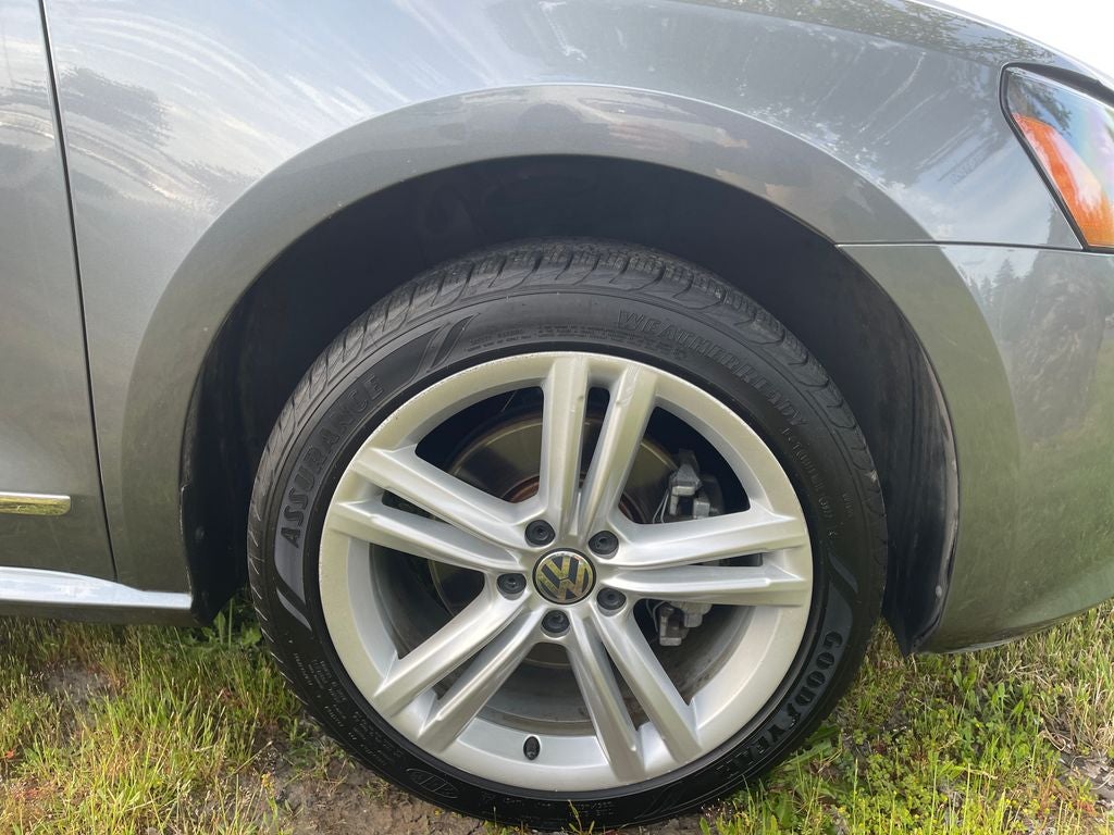 2013 Volkswagen Passat TDI SEL Premium