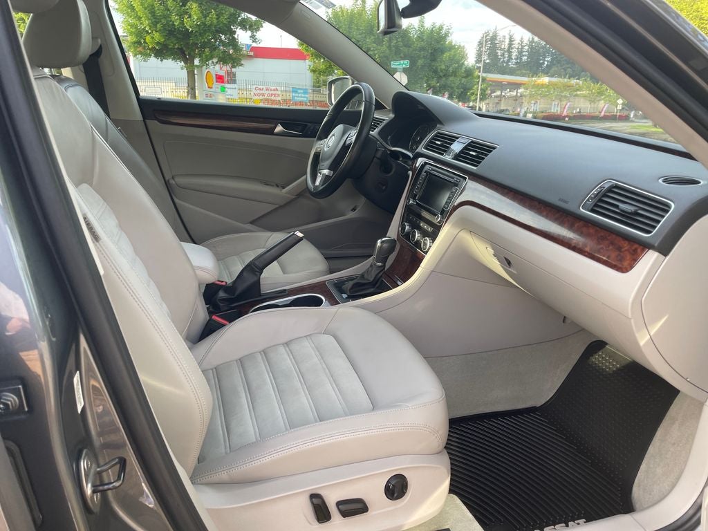 2013 Volkswagen Passat TDI SEL Premium