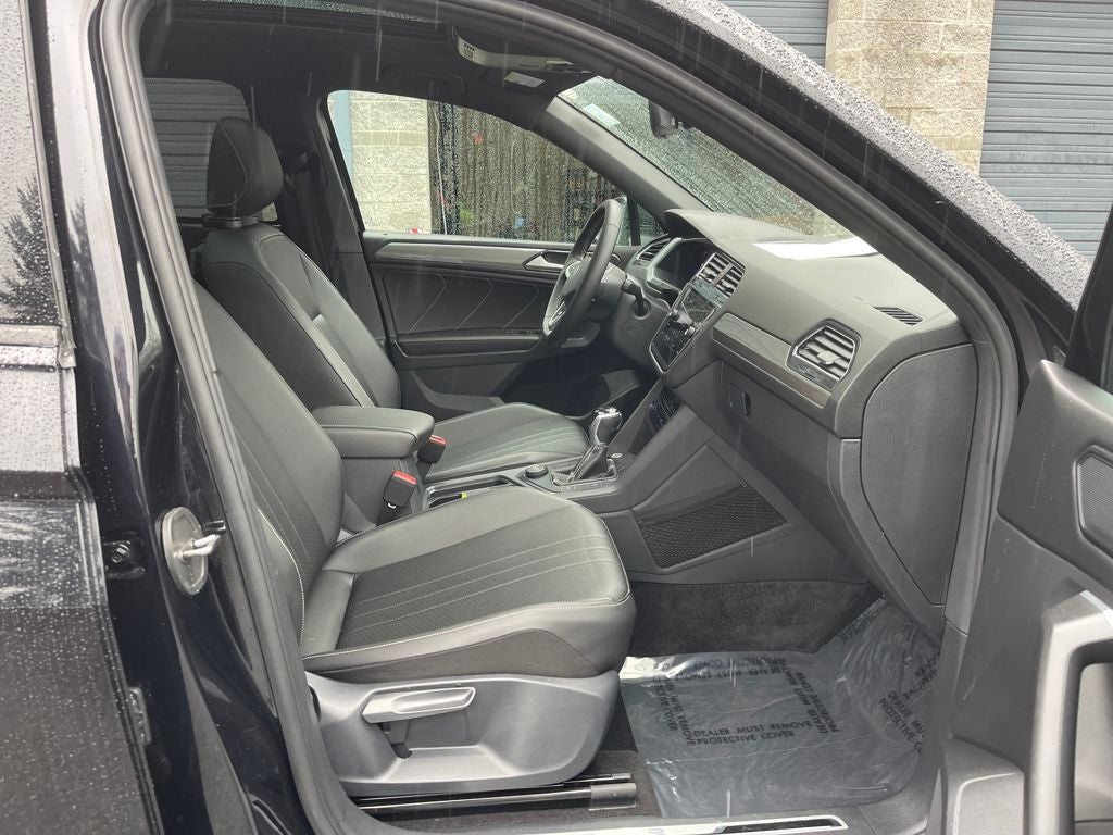 2023 Volkswagen Tiguan 2.0T SE R-Line Black