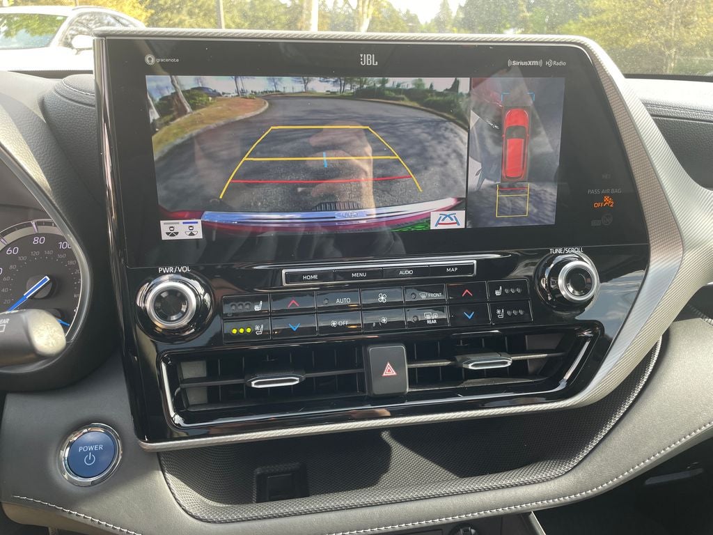 2022 Toyota Highlander Hybrid Platinum