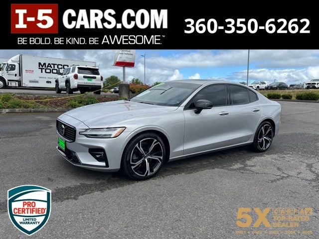 2024 Volvo S60 B5 Core Dark Theme
