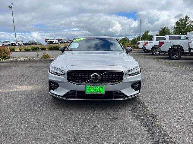 2024 Volvo S60 B5 Core Dark Theme