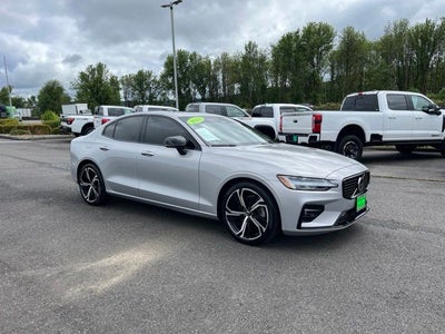 2024 Volvo S60 B5 Core Dark Theme
