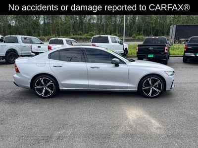2024 Volvo S60 B5 Core Dark Theme