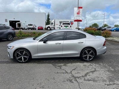 2024 Volvo S60 B5 Core Dark Theme