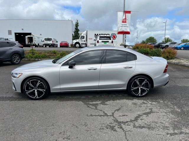2024 Volvo S60 B5 Core Dark Theme