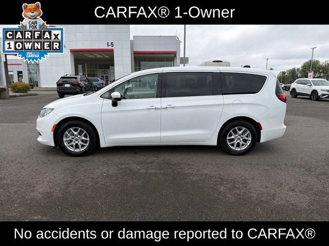 2023 Chrysler Voyager LX