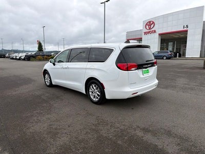 2023 Chrysler Voyager LX