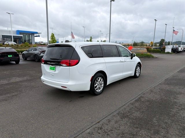 2023 Chrysler Voyager LX