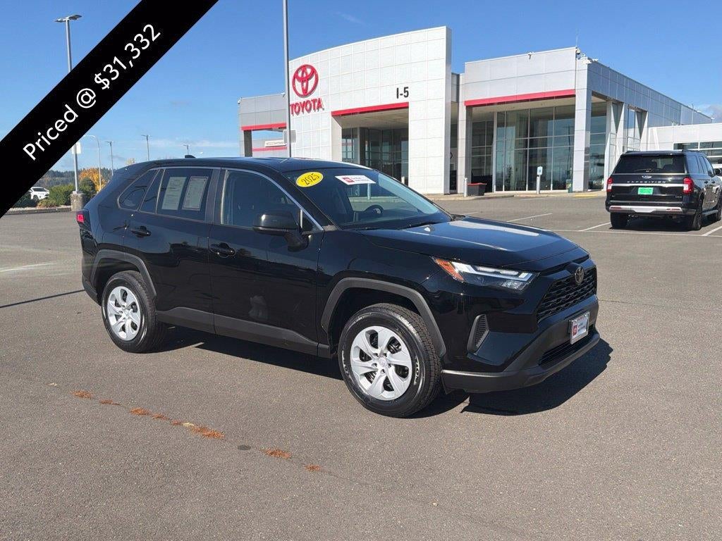 2025 Toyota RAV4 LE