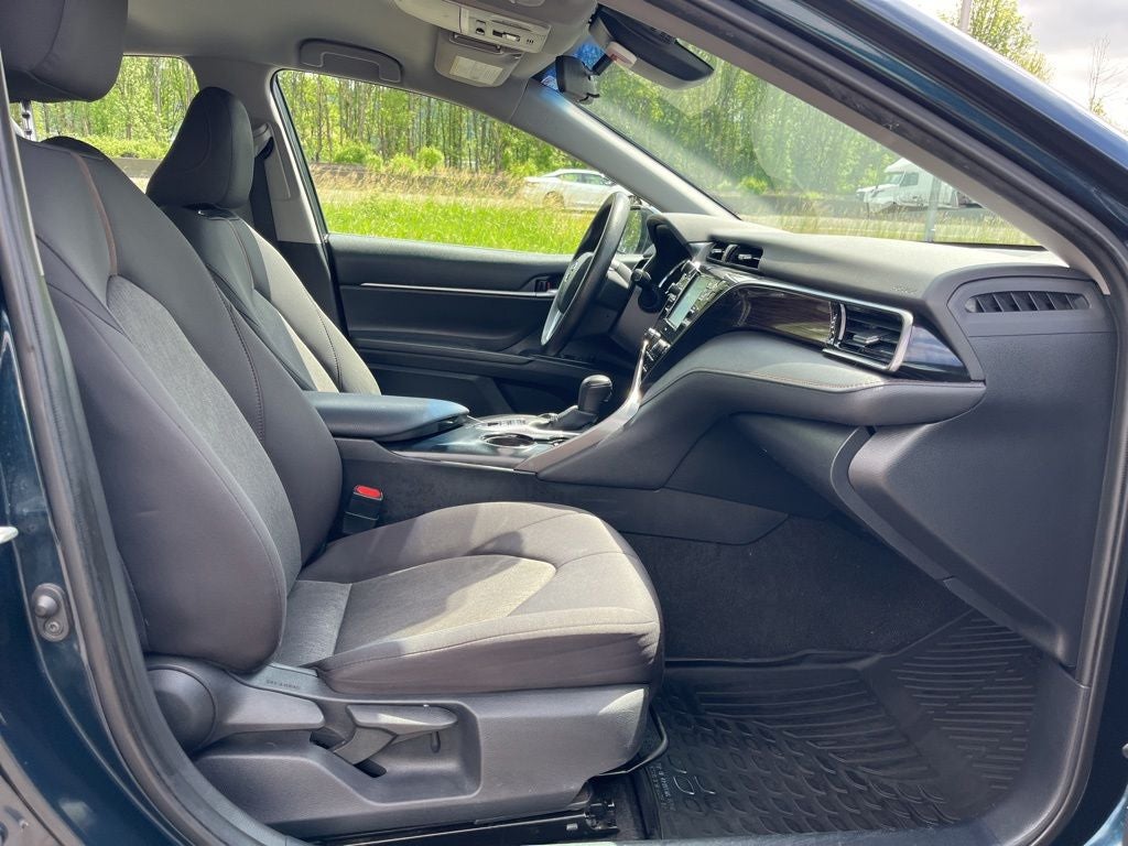 2020 Toyota Camry Hybrid LE