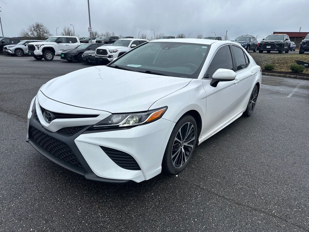 2020 Toyota Camry SE