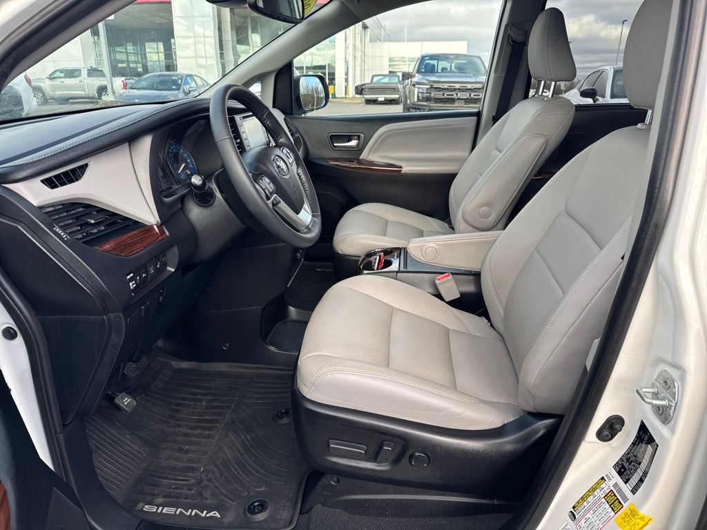 2020 Toyota Sienna Limited Premium 7 Passenger