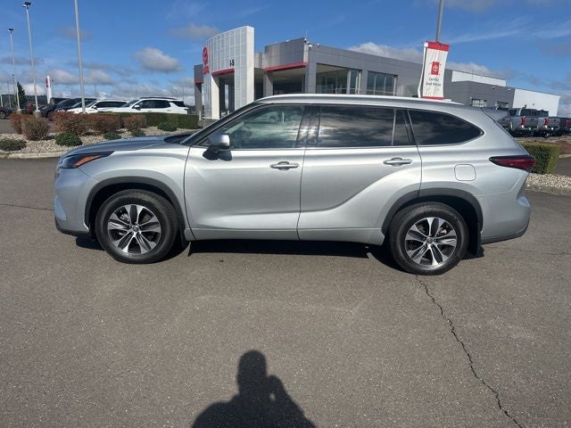 2022 Toyota Highlander Hybrid XLE