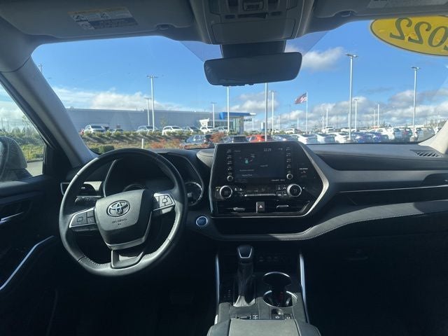 2022 Toyota Highlander Hybrid XLE