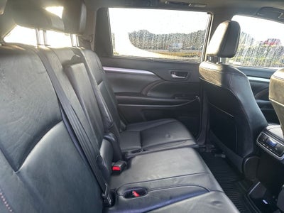 2018 Toyota Highlander SE