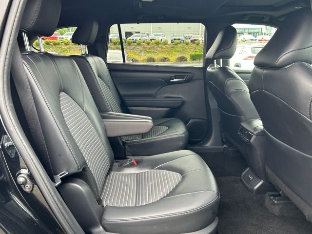 2025 Toyota Highlander XSE