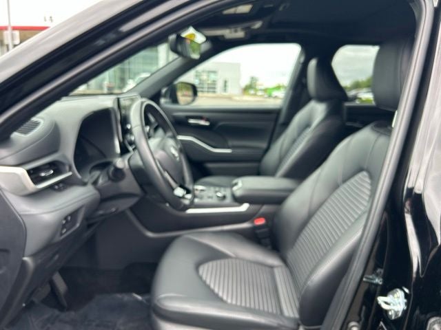 2025 Toyota Highlander XSE