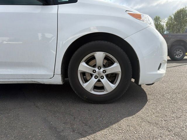 2015 Toyota Sienna LE 7 Passenger