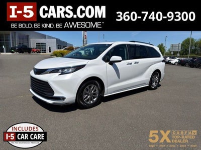 2023 Toyota Sienna XLE 8 Passenger