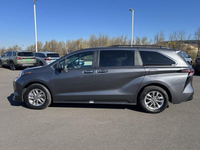 2025 Toyota Sienna XLE
