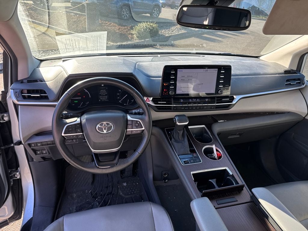 2022 Toyota Sienna XLE