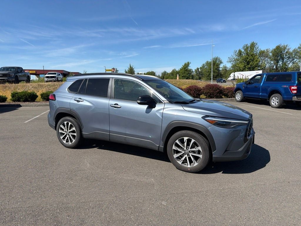 2025 Toyota Corolla Cross XLE