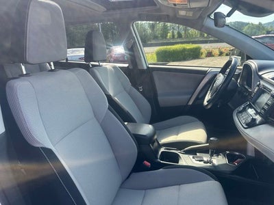 2017 Toyota RAV4 Hybrid XLE