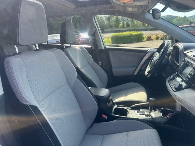 2017 Toyota RAV4 Hybrid XLE