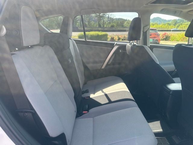 2017 Toyota RAV4 Hybrid XLE