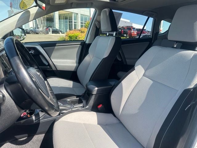 2017 Toyota RAV4 Hybrid XLE