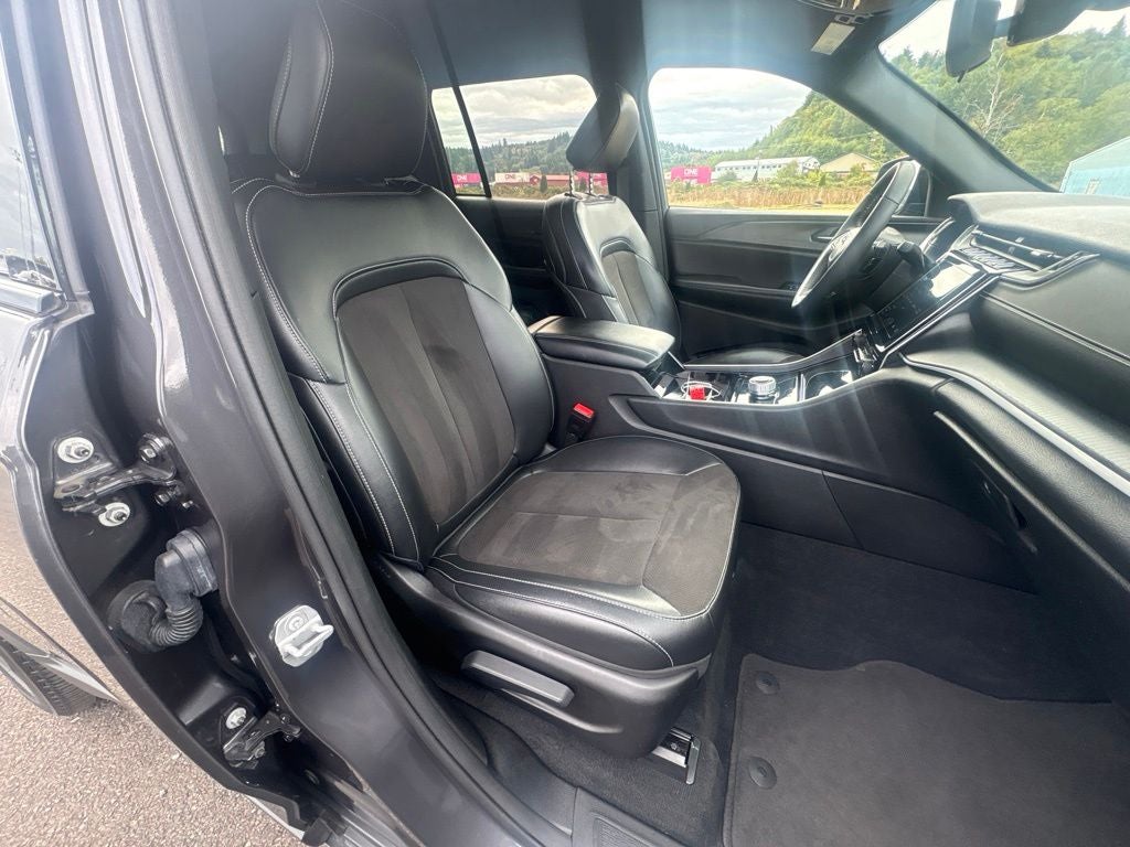 2023 Jeep Grand Cherokee Altitude 4x4