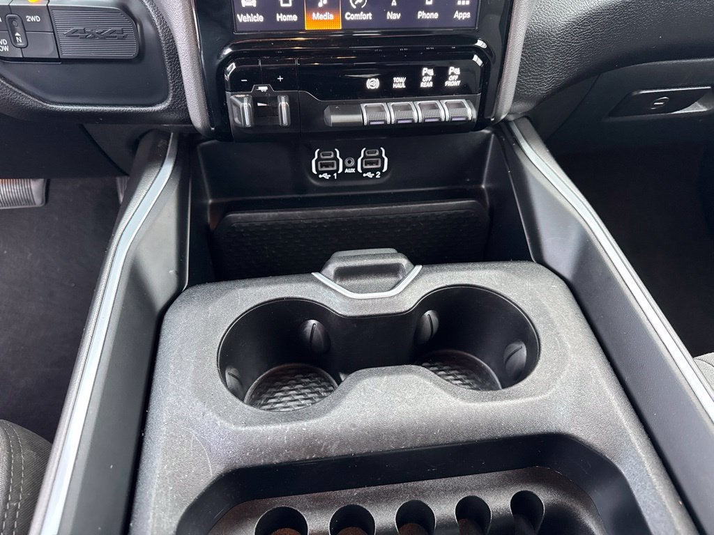 2024 RAM 3500 Big Horn Crew Cab 4x4 6'4' Box