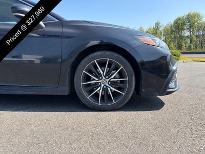 2021 Toyota Camry SE AWD