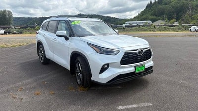 2023 Toyota Highlander XLE