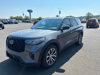 2025 Ford Explorer ST-Line