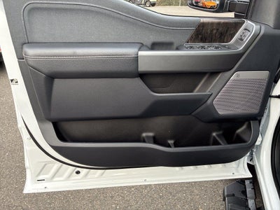 2027 Ford Super Duty F-350 Lariat