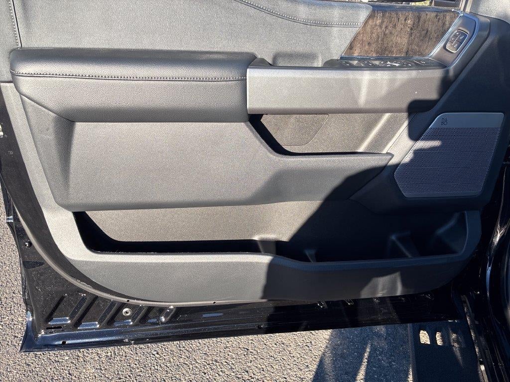 2027 Ford Super Duty F-350 SRW LARIAT