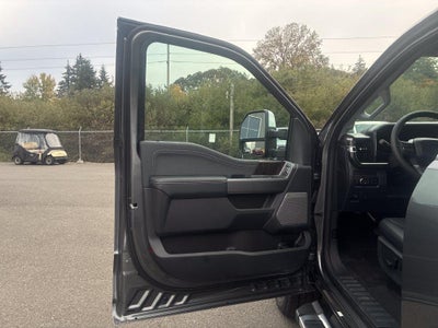2027 Ford Super Duty F-350 Lariat
