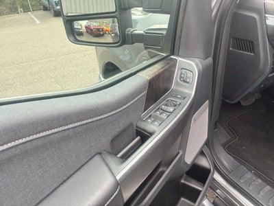 2027 Ford Super Duty F-350 Lariat