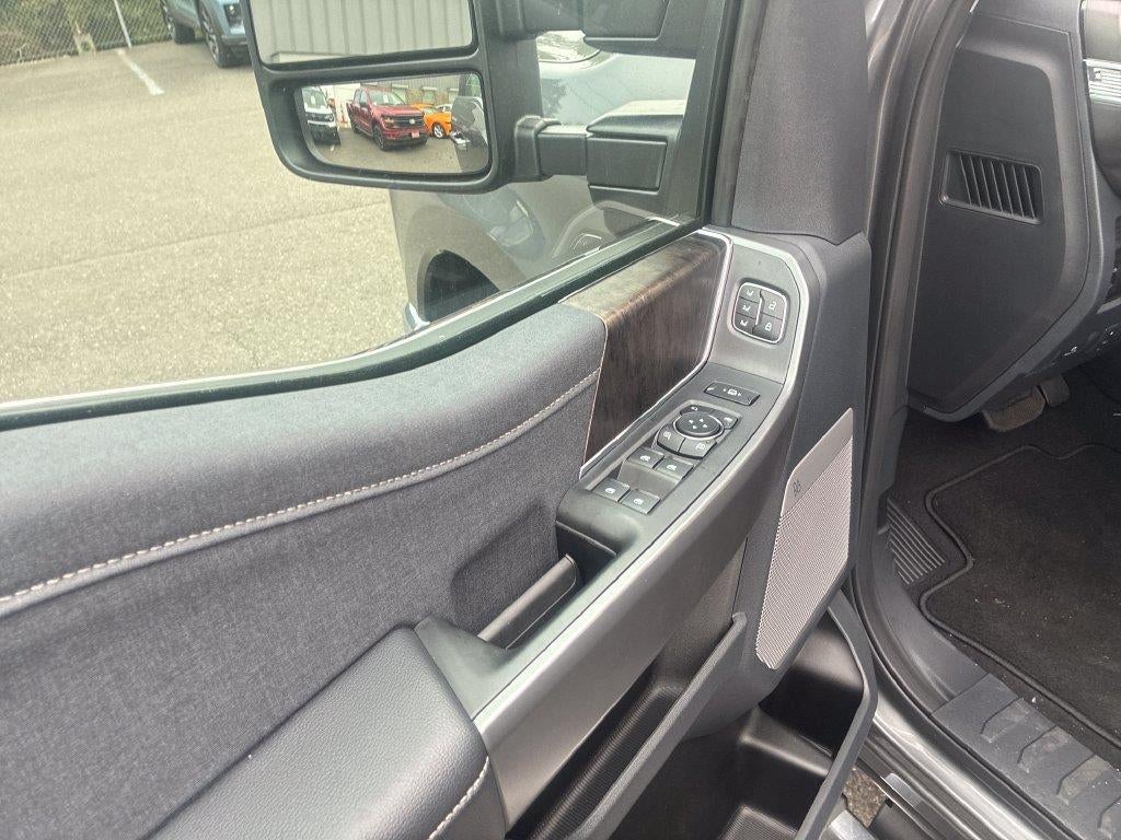 2027 Ford Super Duty F-350 Lariat