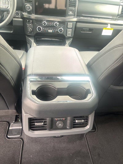 2027 Ford Super Duty F-350 Lariat