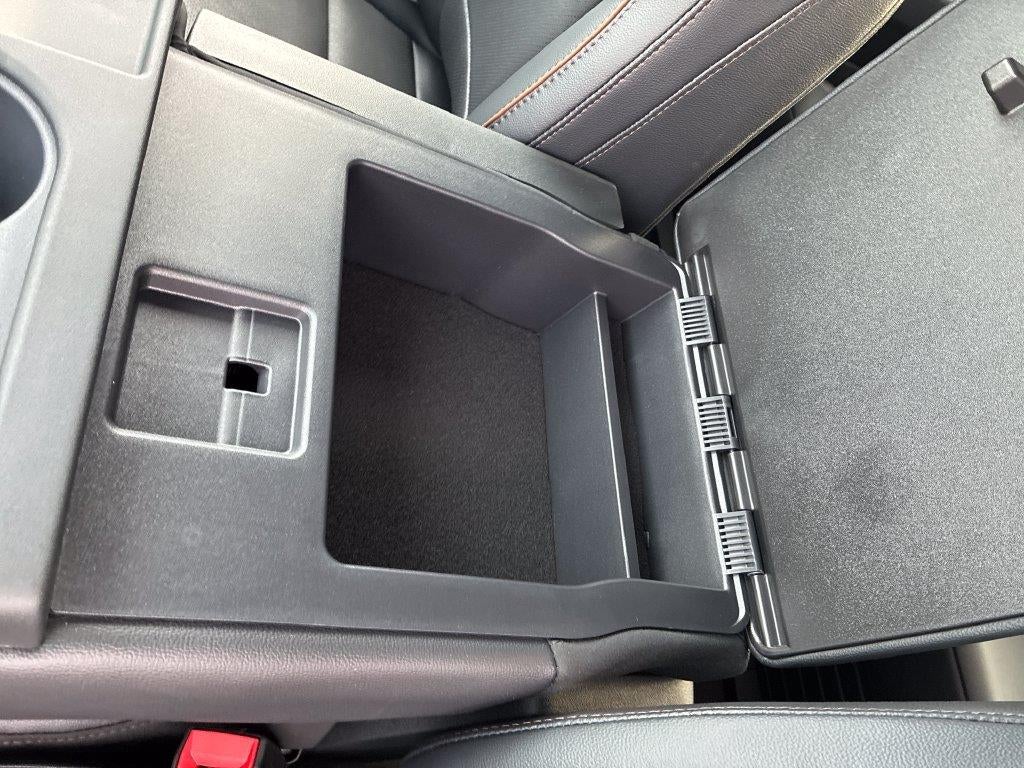 2027 Ford Super Duty F-350 Lariat