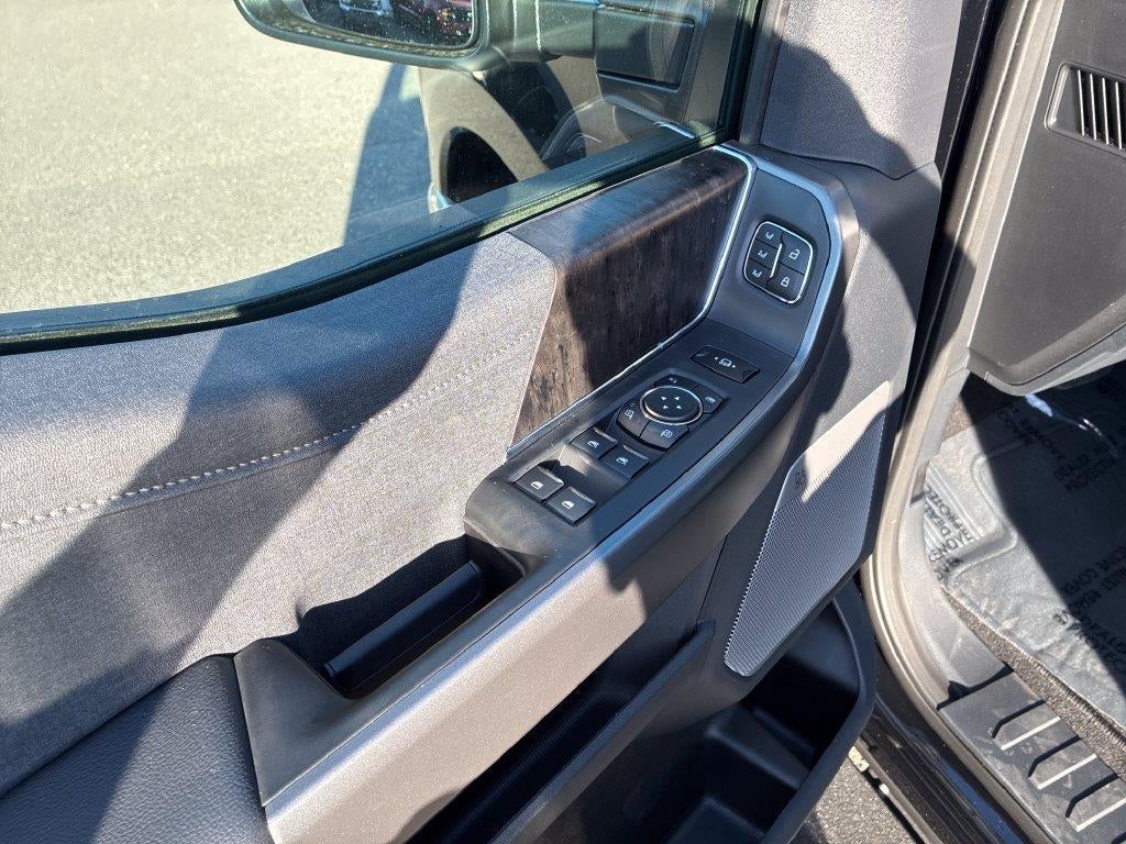 2027 Ford Super Duty F-350 Lariat