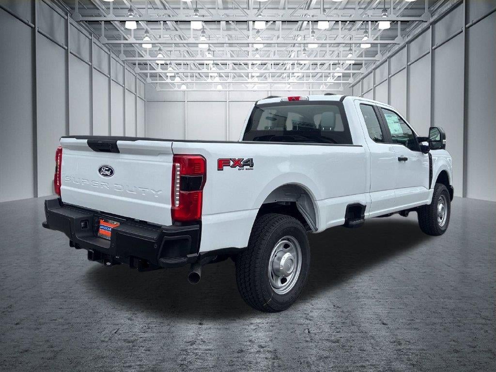 2027 Ford Super Duty F-350 SRW XL