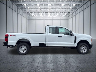 2027 Ford Super Duty F-350 SRW XL